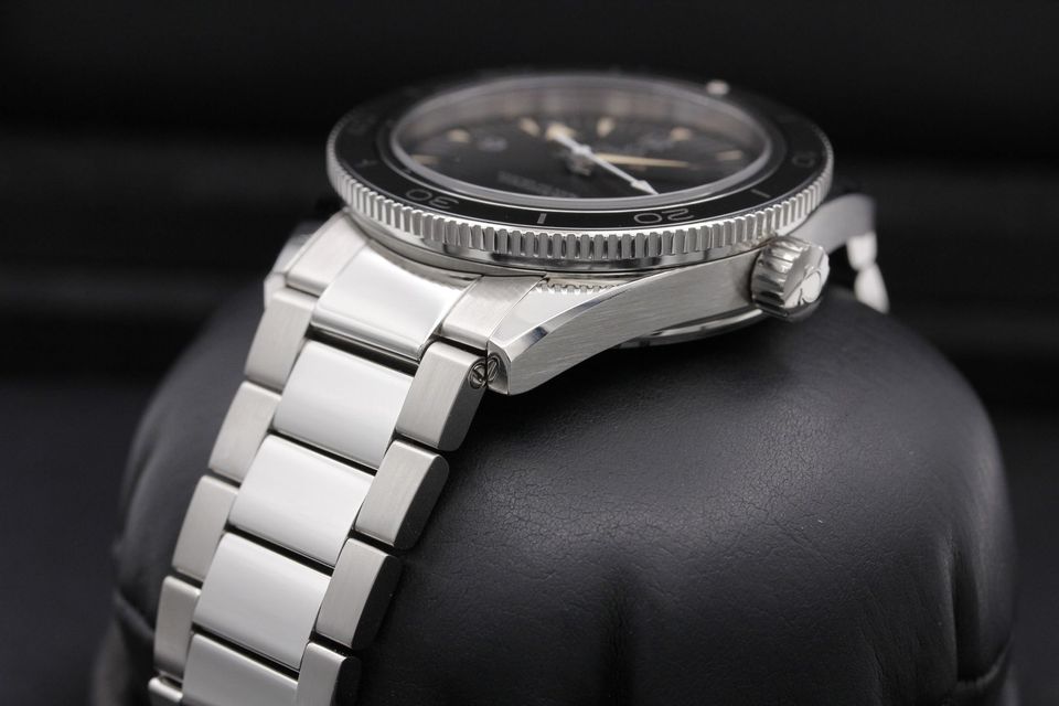 Omega Seamaster 300 233.30.41.21.01.001 Image 2